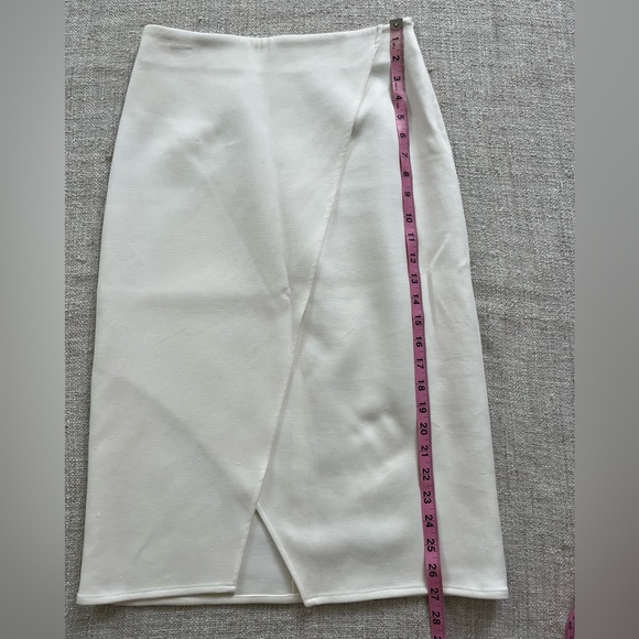 Cuyana Ivory Skirt - Picture 5 of 6